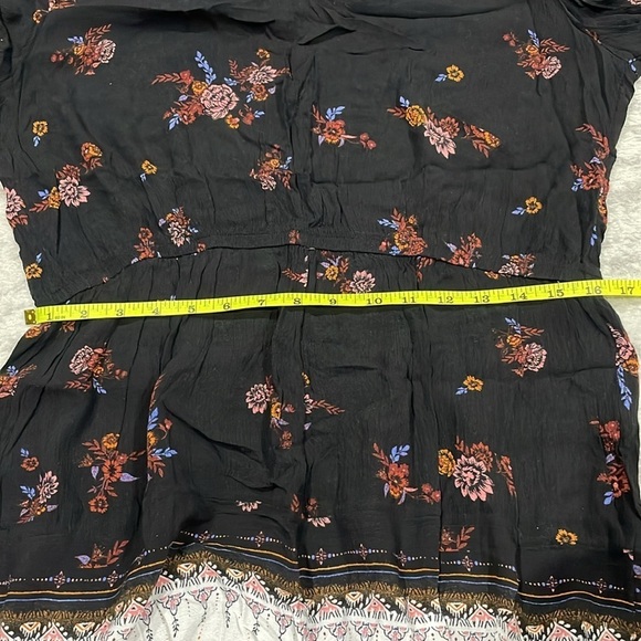 Mudd Long Sleeve Flower Romper - Picture 10 of 12